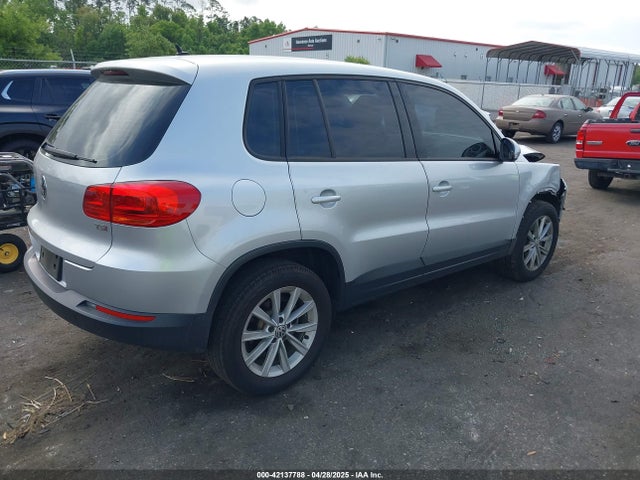 WVGAV7AX7JK001822 Volkswagen Tiguan Limited 2.0t