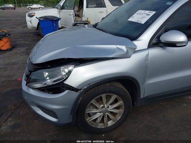 WVGAV7AX7JK001822 Volkswagen Tiguan Limited 2.0t