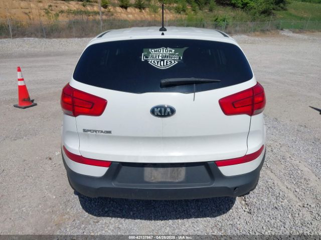 KNDPBCAC2F7738675 KIA Sportage Lx