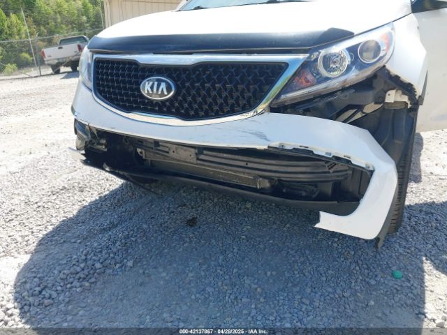 KNDPBCAC2F7738675 KIA Sportage Lx