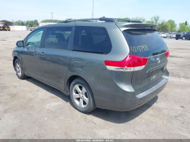 2011 TOYOTA SIENNA 5TDKK3DC7BS014356 Photo 2