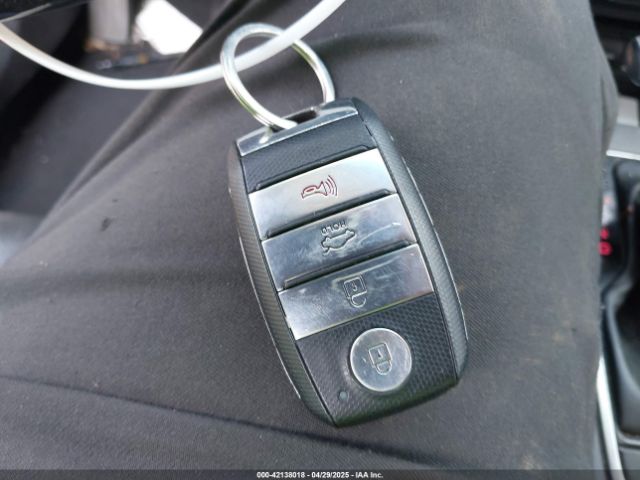 5XXGT4L3XLG429779 KIA Optima Se