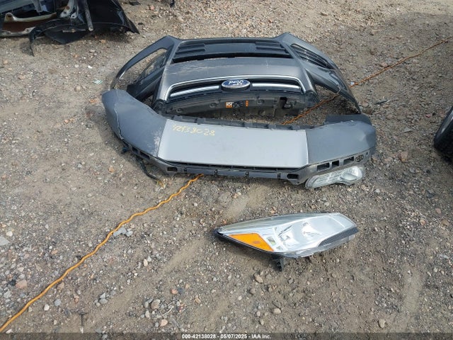 1FMCU9J9XFUB29038 Ford Escape Titanium