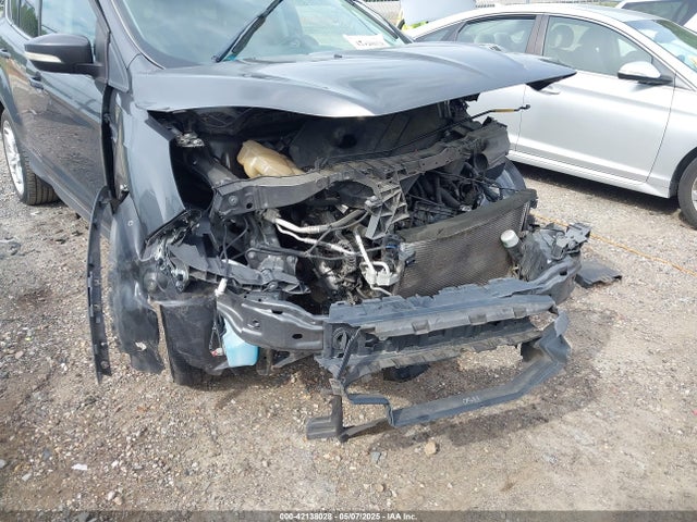 1FMCU9J9XFUB29038 Ford Escape Titanium