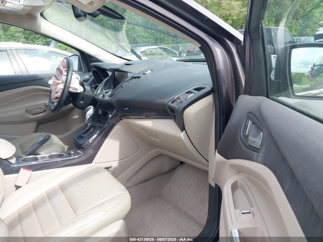1FMCU9J9XFUB29038 Ford Escape Titanium