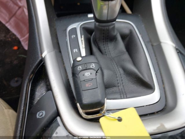 1FA6P0HD1G5106232 Ford FUSION SE