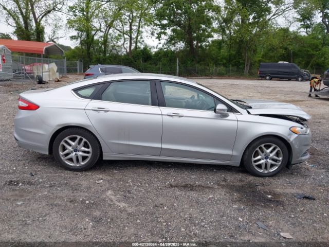 1FA6P0HD1G5106232 Ford FUSION SE
