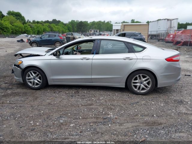 1FA6P0HD1G5106232 Ford FUSION SE