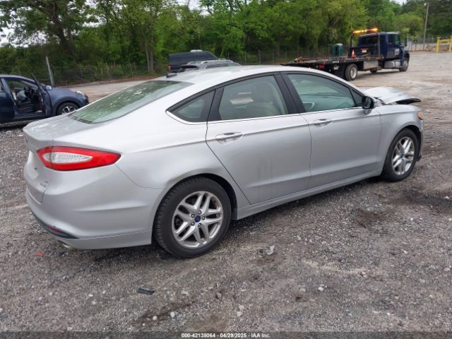 1FA6P0HD1G5106232 Ford FUSION SE