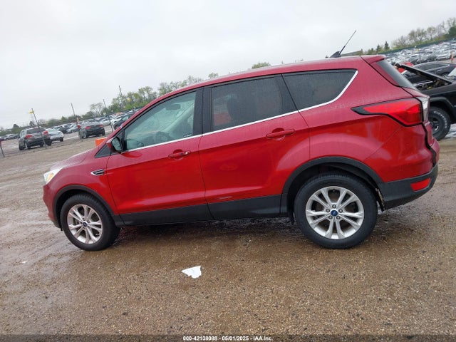 1FMCU9GD2KUA53319 Ford ESCAPE SE