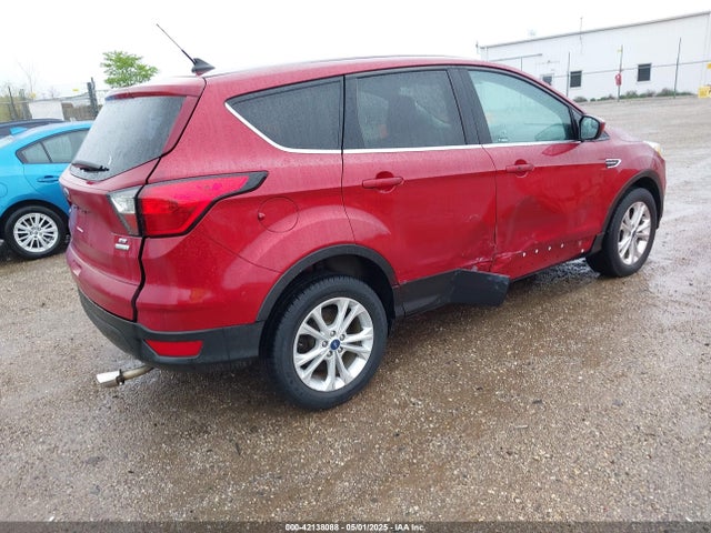 1FMCU9GD2KUA53319 Ford ESCAPE SE