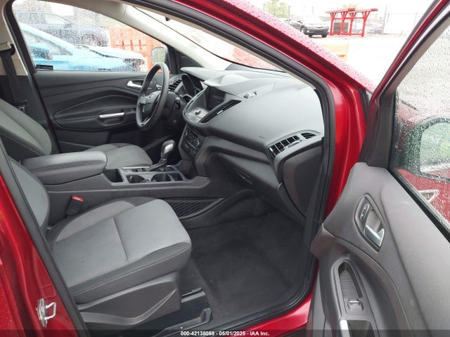 1FMCU9GD2KUA53319 Ford ESCAPE SE