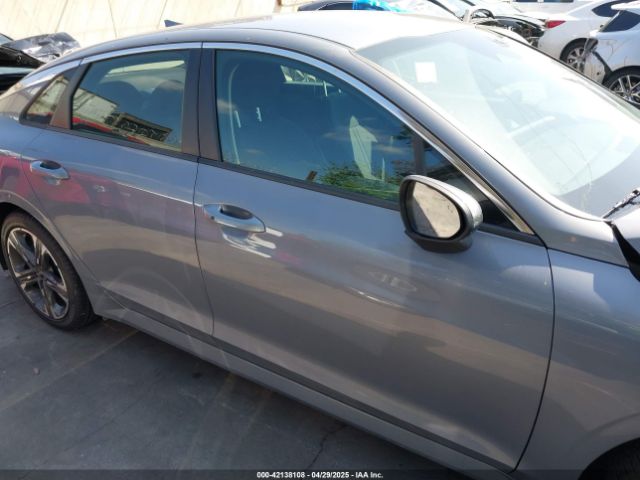 5XXG14J22NG094035 KIA K5 LXS