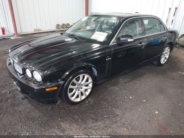 2009 JAGUAR XJ SAJWA79B29SH31572 Photo 1