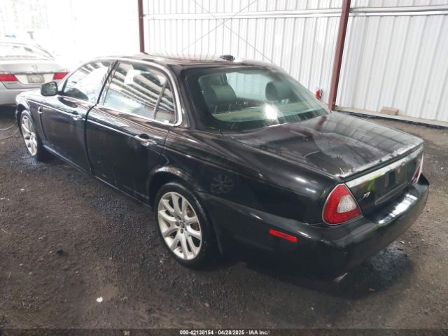 2009 JAGUAR XJ SAJWA79B29SH31572 Photo 2