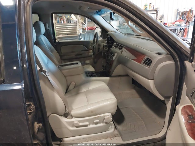 2009 CHEVROLET SUBURBAN 1GNFK26319R272557 Photo 4