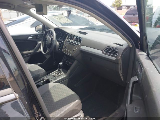 2018 VOLKSWAGEN TIGUAN 3VV1B7AX1JM016100 Photo 4
