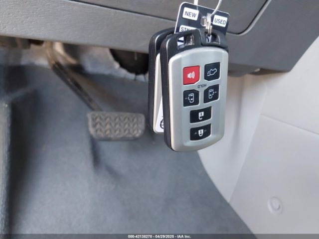 5TDYZ3DCXLS031692 Toyota SIENNA XLE