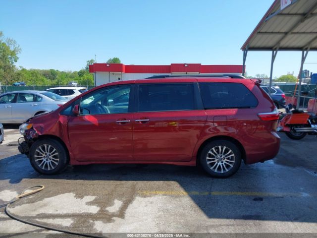 5TDYZ3DCXLS031692 Toyota SIENNA XLE