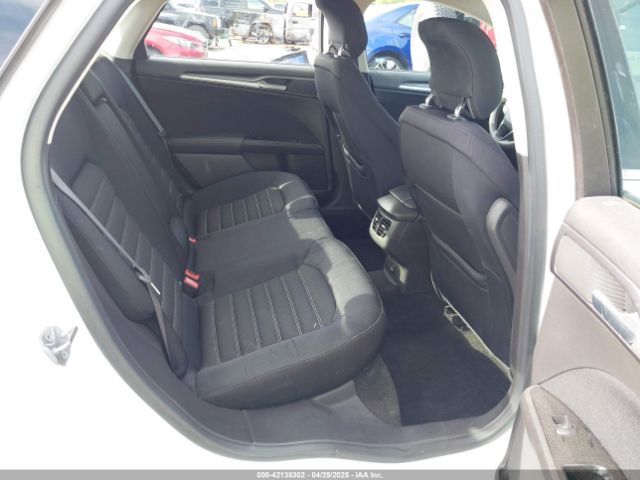 3FA6P0H7XFR143088 Ford FUSION SE