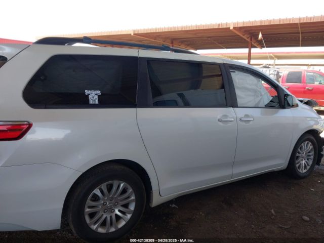 5TDYZ3DC3HS849191 Toyota Sienna Xle 8 Passenger