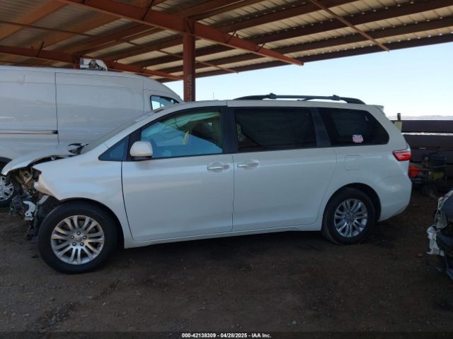 5TDYZ3DC3HS849191 Toyota Sienna Xle 8 Passenger