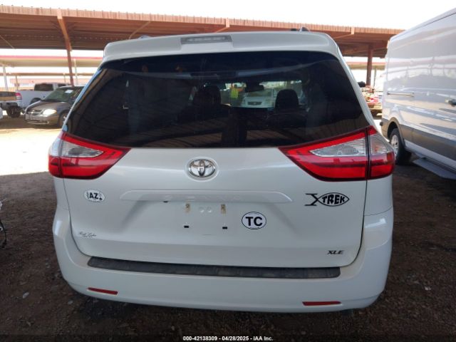 5TDYZ3DC3HS849191 Toyota Sienna Xle 8 Passenger