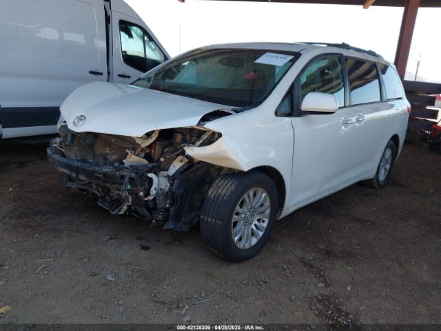 5TDYZ3DC3HS849191 Toyota Sienna Xle 8 Passenger