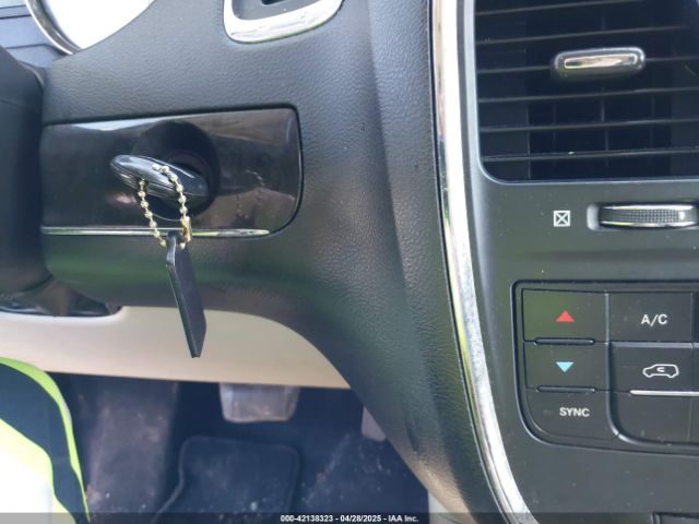 2C4RC1BG5ER365110 Chrysler Town & Country Touring