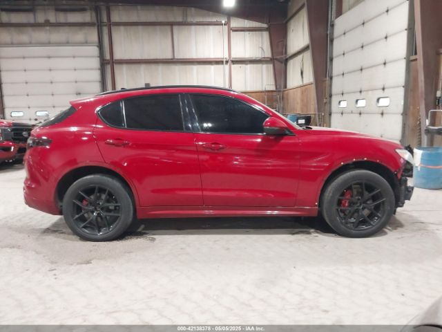 ZASFAKNN2J7B80881 Alfa Romeo Stelvio Ti Sport Awd