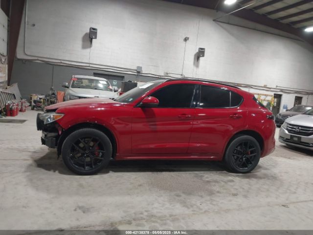 ZASFAKNN2J7B80881 Alfa Romeo Stelvio Ti Sport Awd