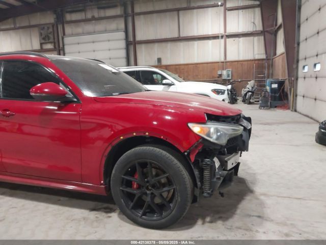 ZASFAKNN2J7B80881 Alfa Romeo Stelvio Ti Sport Awd