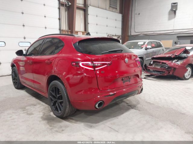 ZASFAKNN2J7B80881 Alfa Romeo Stelvio Ti Sport Awd