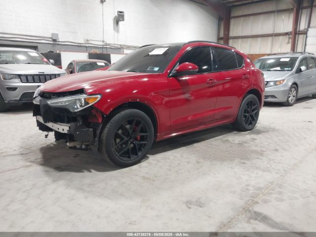 ZASFAKNN2J7B80881 Alfa Romeo Stelvio Ti Sport Awd