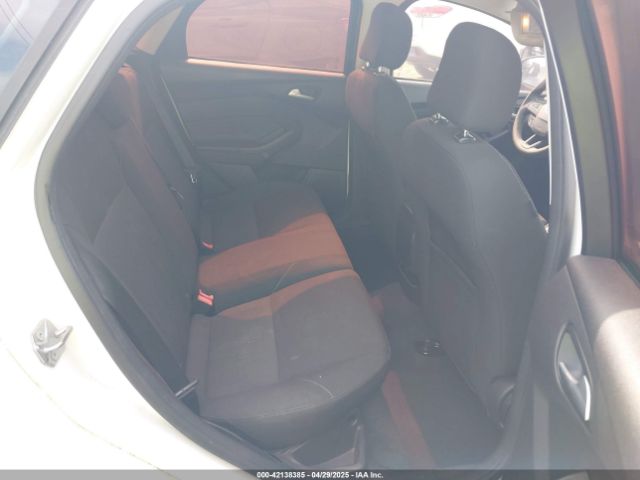1FADP3K25FL288379 Ford FOCUS SE