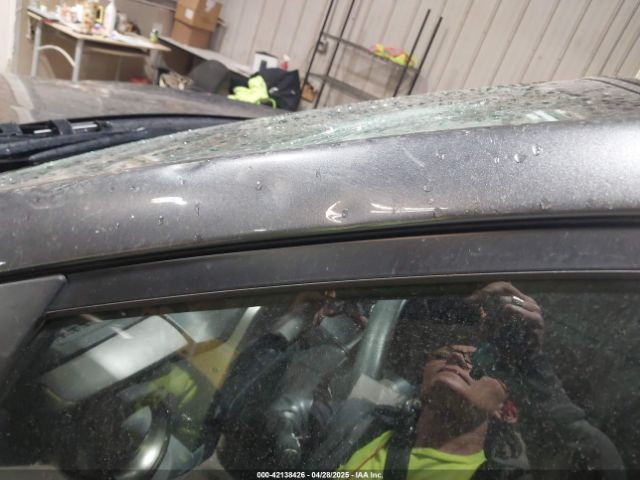 JTMZFREV9JD133607 Toyota RAV4 LE