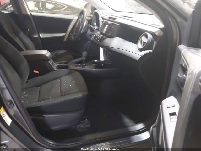 JTMZFREV9JD133607 Toyota RAV4 LE