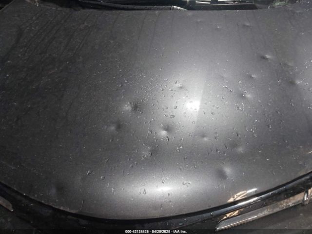JTMZFREV9JD133607 Toyota RAV4 LE