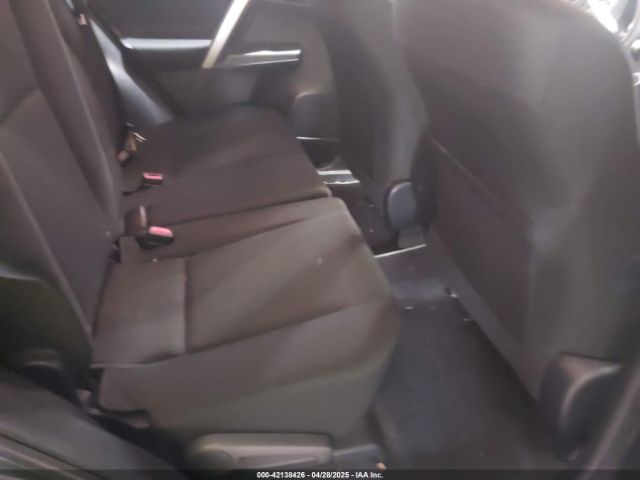 JTMZFREV9JD133607 Toyota RAV4 LE