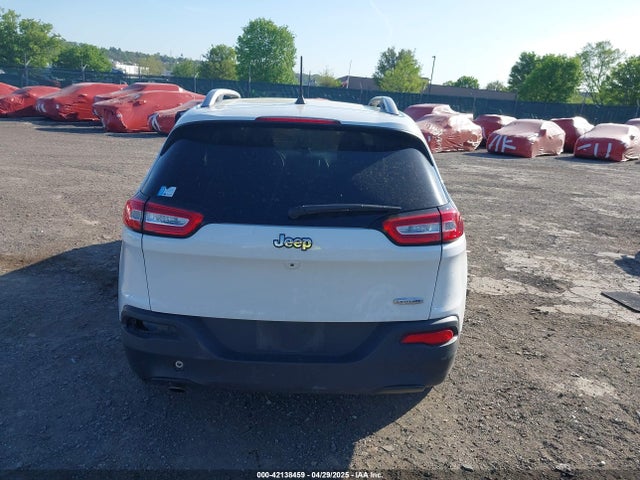 1C4PJLCB5JD513412 Jeep Cherokee