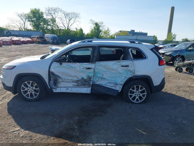 1C4PJLCB5JD513412 Jeep Cherokee