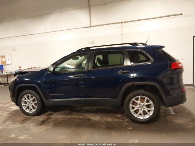 1C4PJMAB2GW201702 Jeep Cherokee Sport
