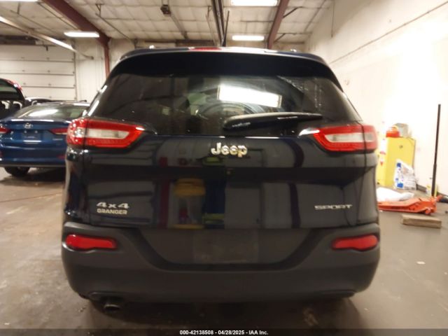 1C4PJMAB2GW201702 Jeep Cherokee Sport