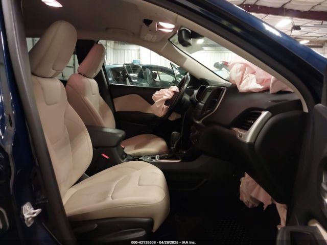 1C4PJMAB2GW201702 Jeep Cherokee Sport