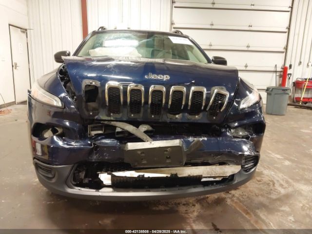 1C4PJMAB2GW201702 Jeep Cherokee Sport