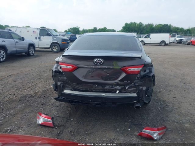4T1B11HK0JU502398 Toyota CAMRY XLE