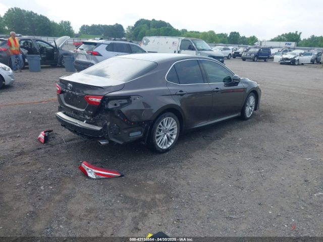 4T1B11HK0JU502398 Toyota CAMRY XLE