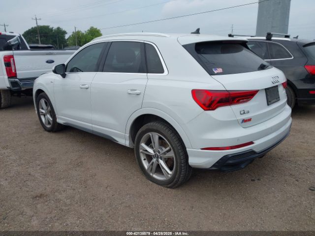 2019 AUDI Q3 WA1EECF31K1067899 Photo 2