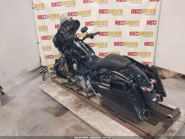 2016 HARLEY-DAVIDSON FLHX 1HD1KBM15GB628646 Photo 2