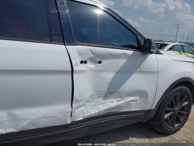 1FM5K7D84HGD02611 Ford EXPLORER XLT